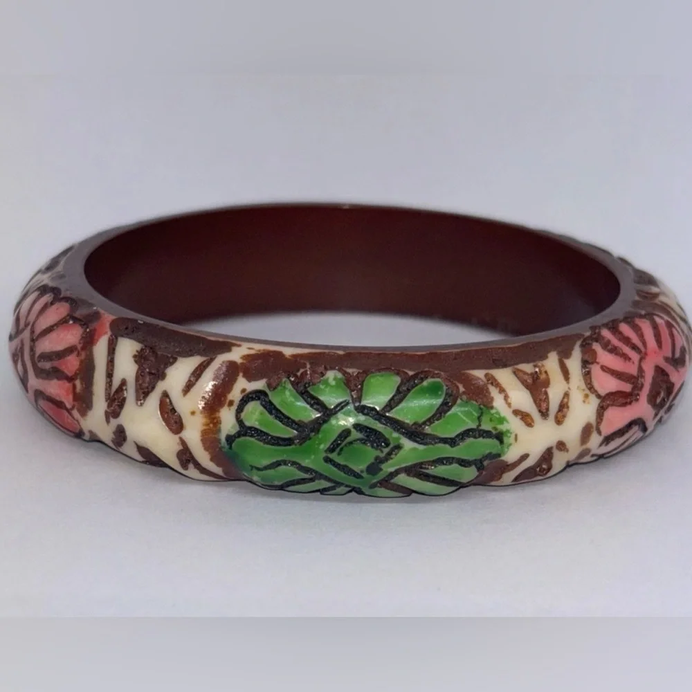 Vintage Carved Chunky Bangle Bracket Hand Painted Bakelite?  Resin‎